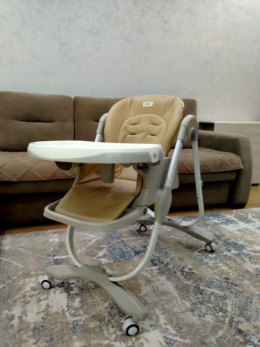 Стульчик для кормления ребенка