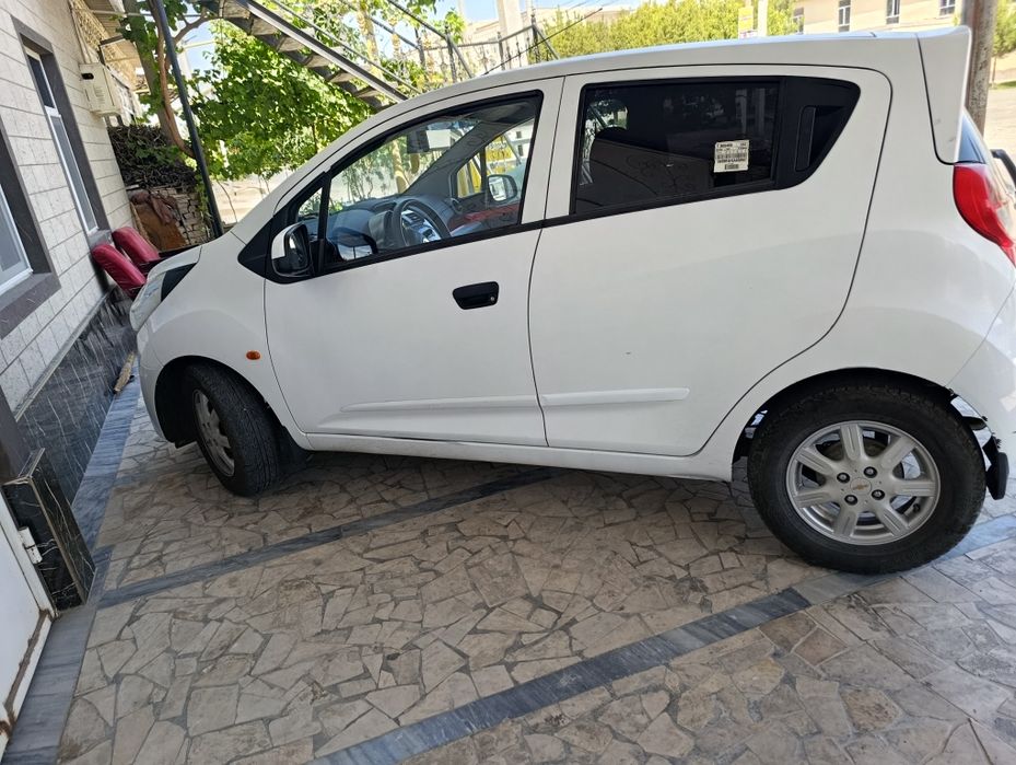 Спарк машинаси сотилади