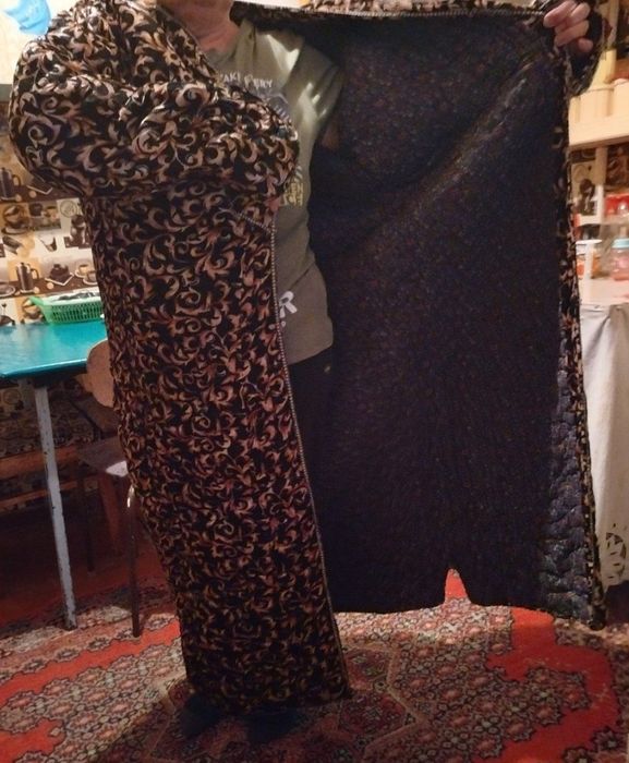 Продаётся чапан тёплый