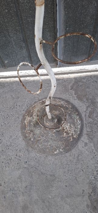 Стойка для цветов металлическая