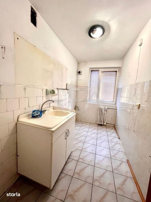 Apartament 3 camere dec Berceni /  Emil Racovita