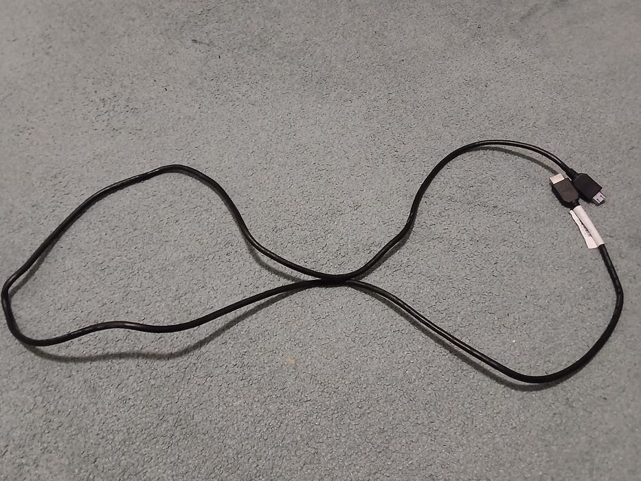 Vând xbox 360+3 controllere+5 jocuri.În stare foarte bună.