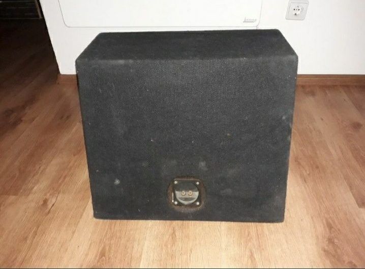 Subwoofer auto Pioneer Ts-w304f de 12' 30 cm cu o putere min 300 w max