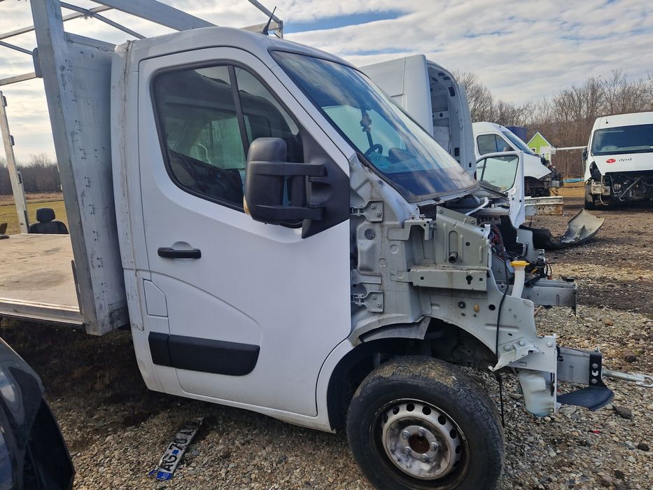 dezmembrez renault master ,sasiu ,lonjeron, etc