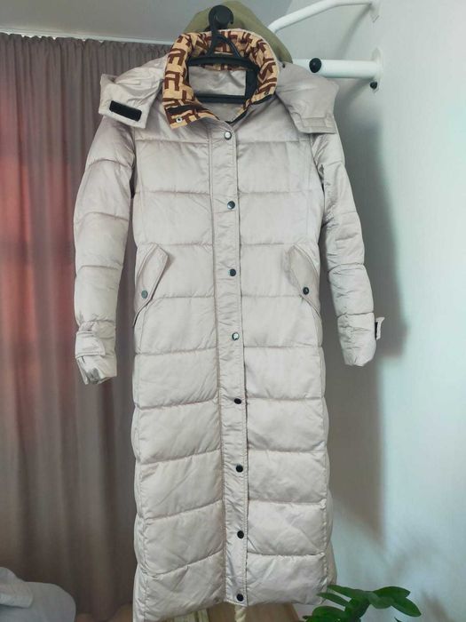 Куртка, 3000т. 42-46 размерге келеді,