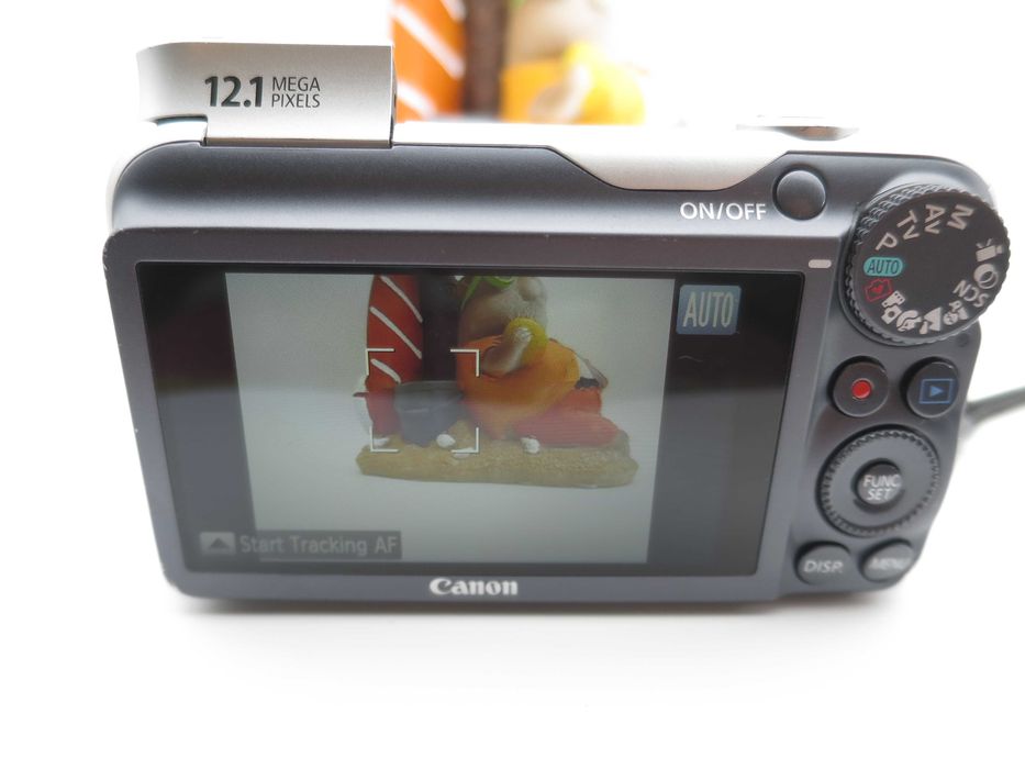 Canon PowerShot SX220 HS ултра компактен цифров фотоапарат с 14x Оптичен Зум, дигитална камера с Full HD в чудесно състояние, работи отлично