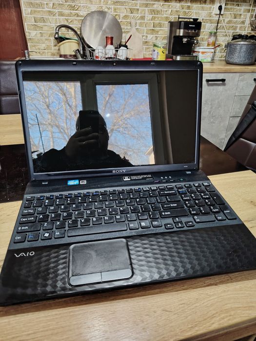 Sony Vaio (i5 / 8GB RAM / 120GB SSD + 500GB HDD) – Обслужен и бърз!