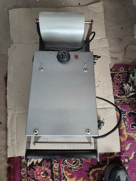 Se vinde scaune tapitate lemn masiv,, cuptor pizza,gratar electric ,masina sigilat boluri si tavi,friteuza electrica 2 cuve!