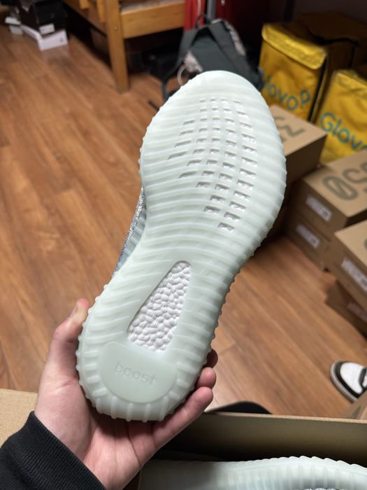 Yeezy 350V2 Mx Frost  41, 42 2/3, 44