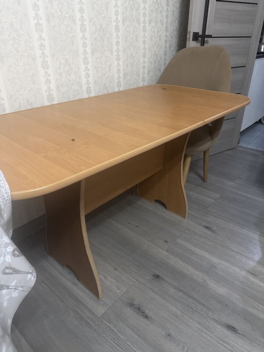 Продам стол для кухни