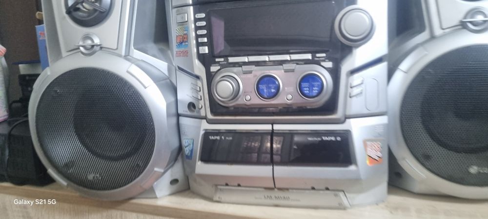 Срочно продам музыкальный сентр LG