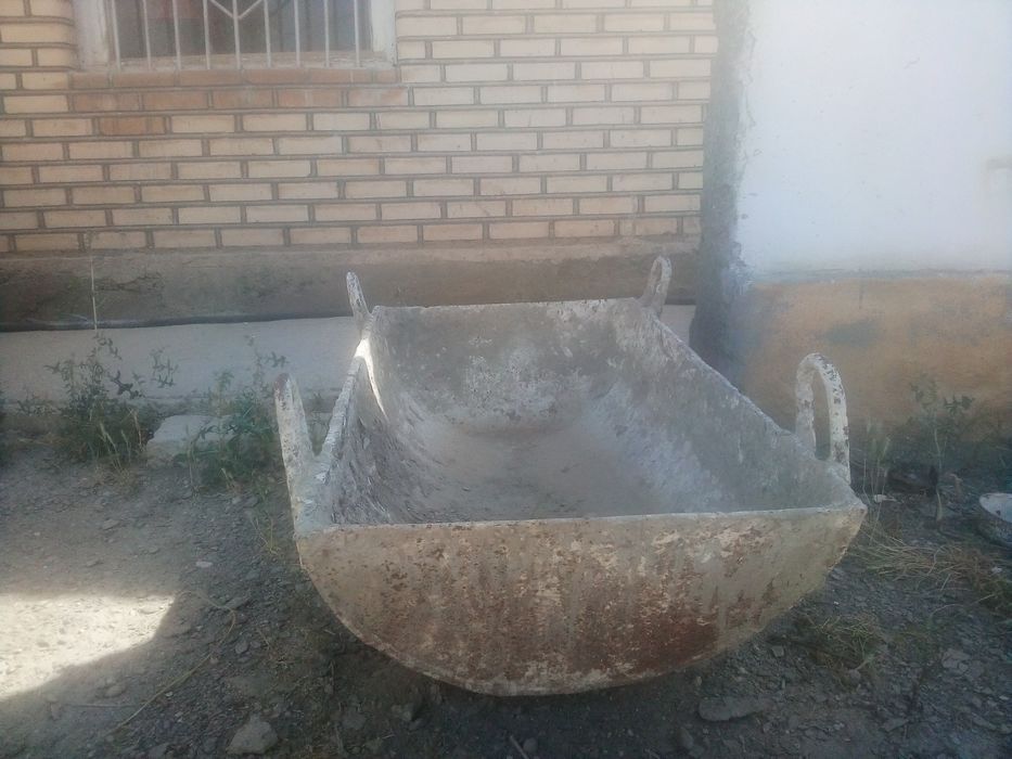 Продам Бадья  для стройки Водомер.Настольная Лампа.