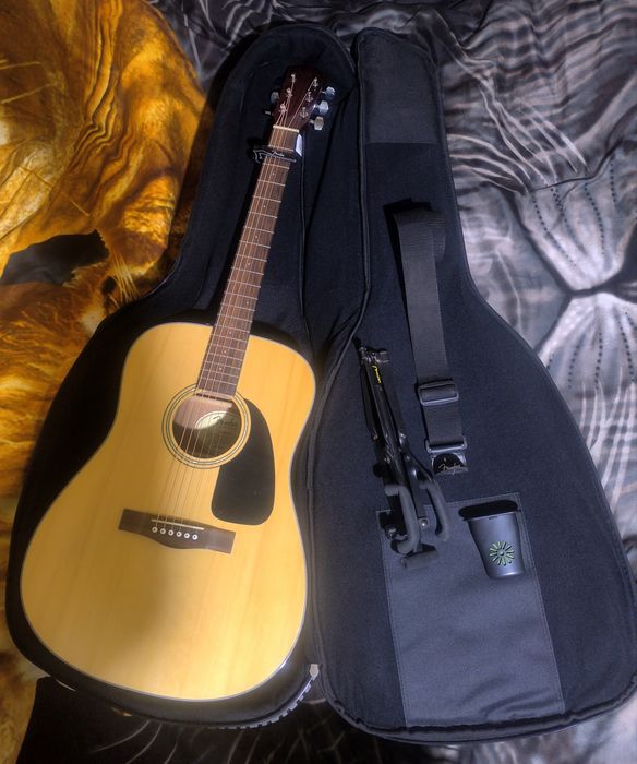Fender cd 60 nat Чехол, кападастер, ремешок и подставка.