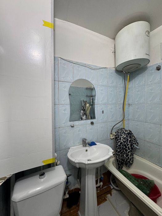 Vokzal Saodat restarani yonida 3 xona 3 etaj oilaga ijaraga beriladi