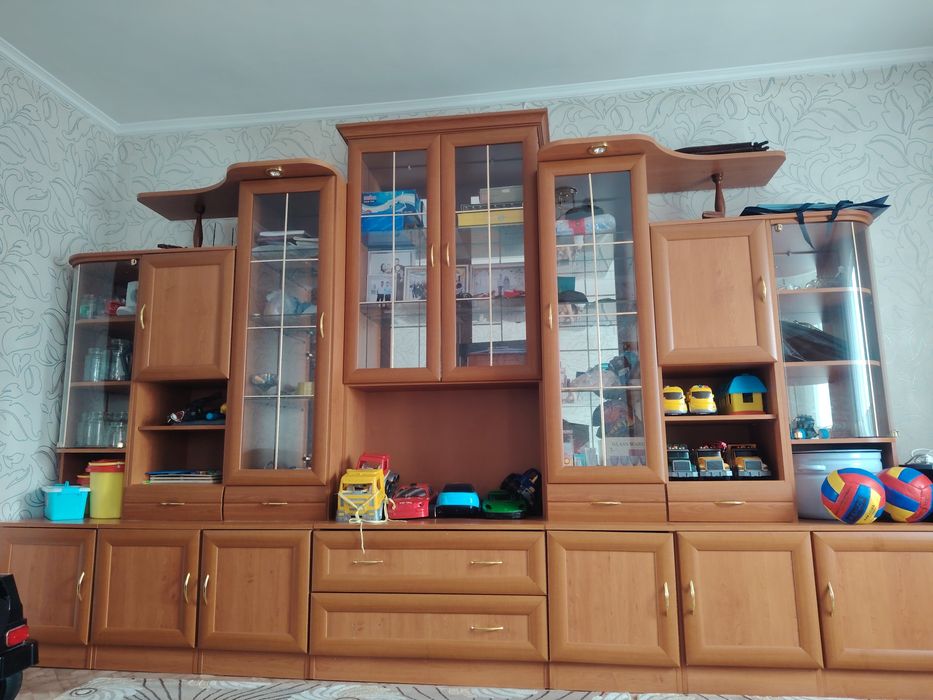 Продаётся стенка мебель для гостиной