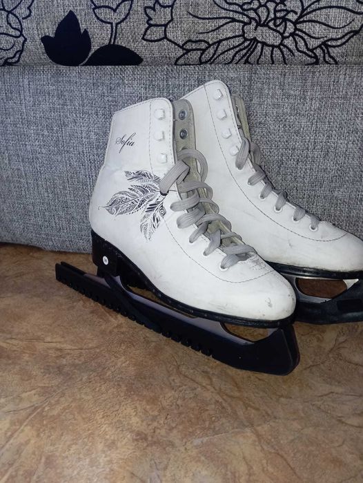 Продам коньки женские