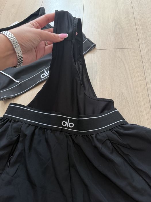 Set Alo Pantaloni scurti  + Bustiera