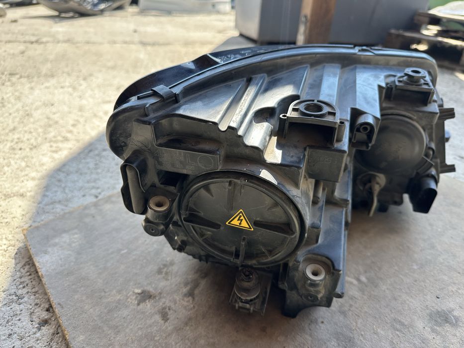 Vw Touran II ляв фар ксенон 13г