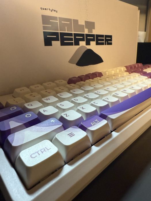 Tastatura Mecanica QwertyKey Salt Custom Nefolosita