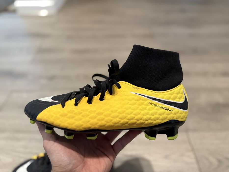 Ghete pentru fotbal NIKE