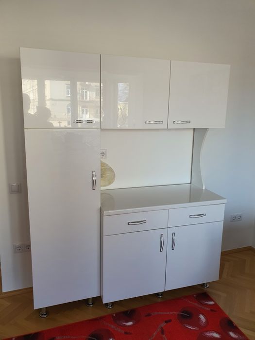 Mobila de bucătărie, 3 corpuri, alb, stare impecabila
