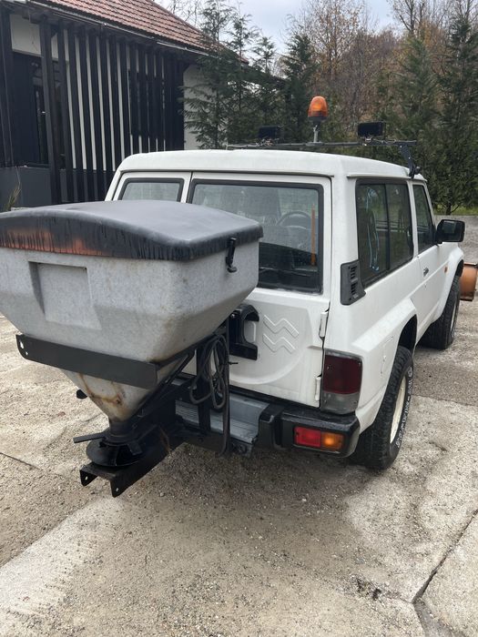 Nissan Patrol Y60, echipat deszapezire