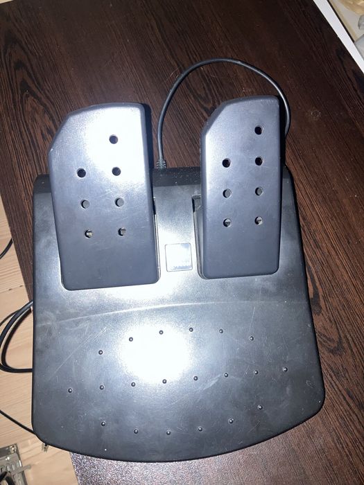 Volan gembird cu pedale pret 165 lei