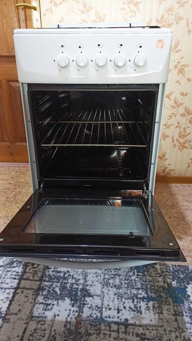 Продам газовую плиту