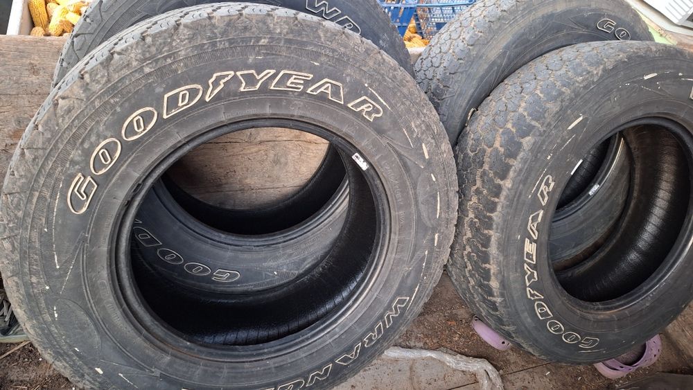 Set 245 75 R17 GOODYEAR Wrangler AT