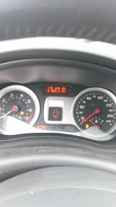 Ultim preti 1200 euró la clio!
