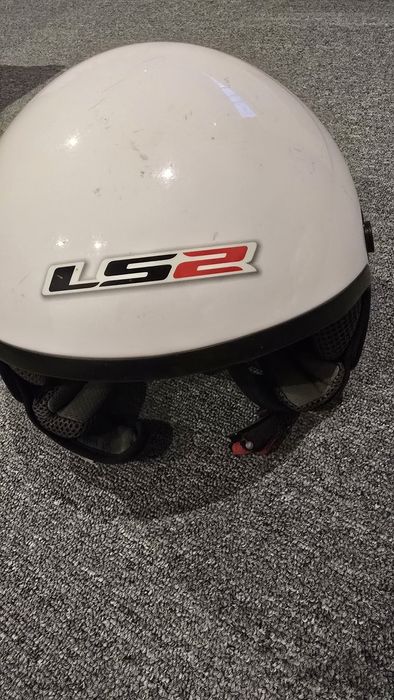 Каски  за мотор или...