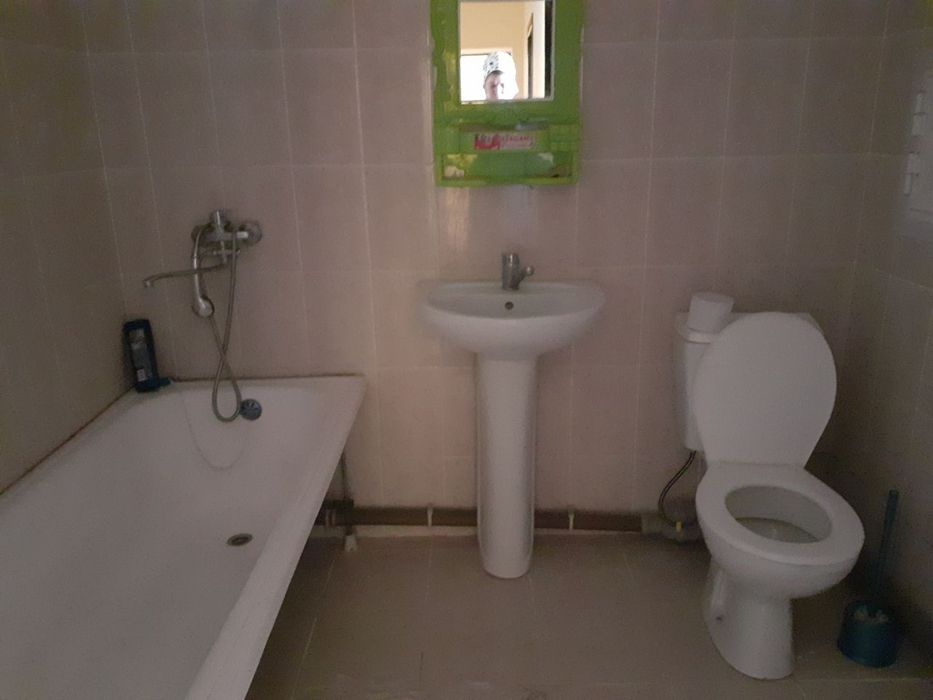 2 хоналик уй сотилади,