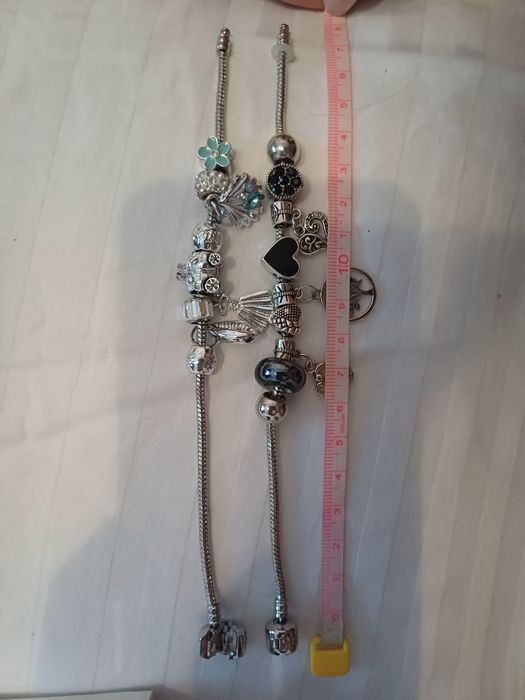 Гривна Pandora Moments с талисмани