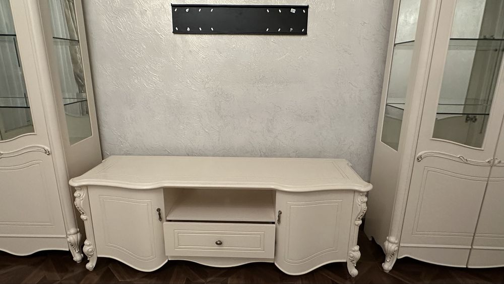 Продам горку в гостиную