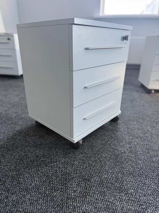 Продам офисный шкафчик