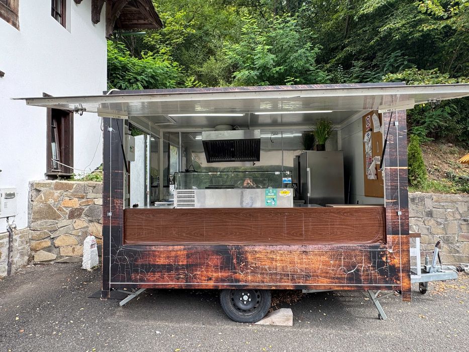 De vanzare: Afacere la cheie - Rulotă complet mobilată și utilată