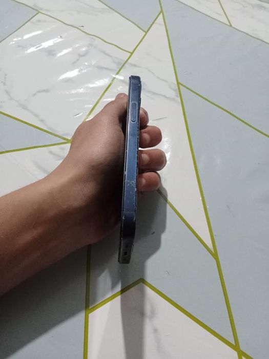 iPhone 12 mini продам