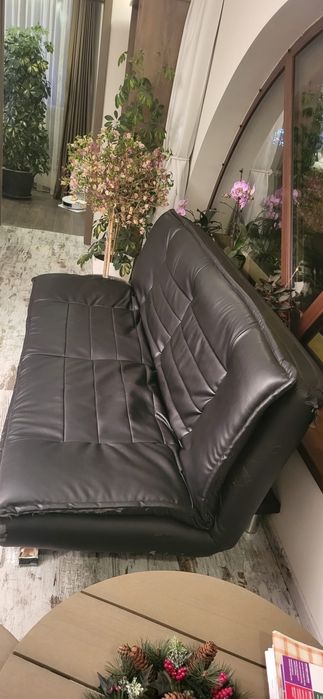 Кожен разтегателен диван