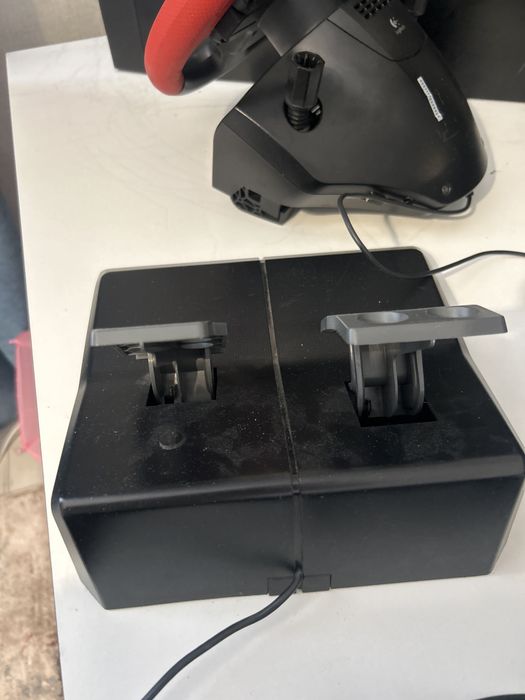 Игровой рульLogitesh Formula Force EX с педалей