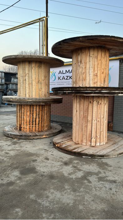 Деревянные барабаны от кабеля