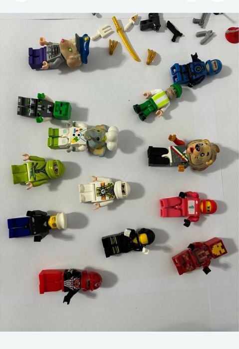 Lego minifigurine si piese lego