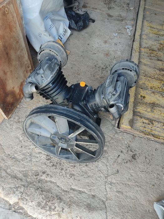 Продаю компрессор.