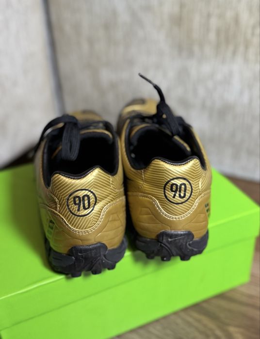 NIKE    Total 90
