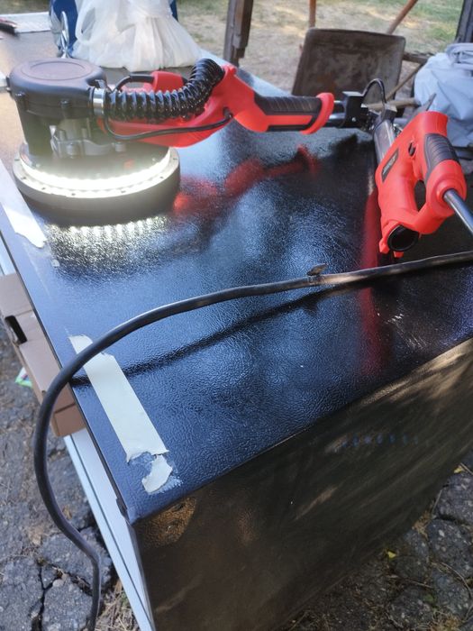 Шлайф машина за стени и тавани.