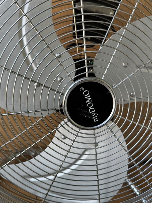 Настолен вентилатор MYDOMO, 90W, 3 степени. Aлуминиева перка
