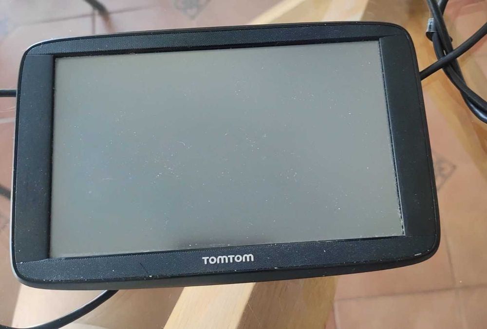Неубиваем пътен навигатор TomTom START 52 (пълен комплект)