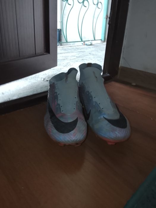Бутсы Air Zoom срочно продаю