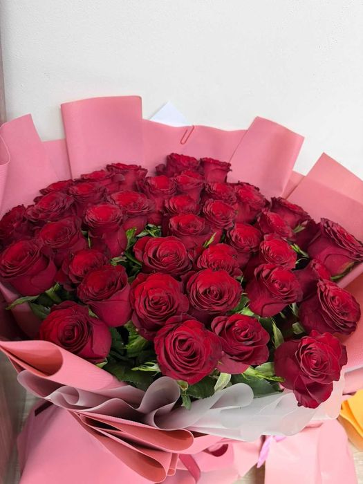 Гүл сатылады келіcеміз