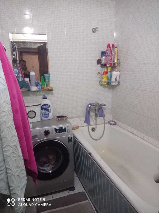 Yashnobod panelniyda uy sotiladi srochno