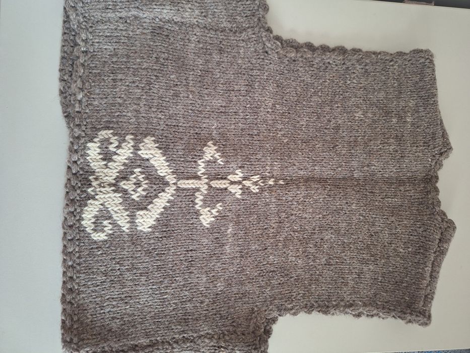 Платено елече с вградена шевица